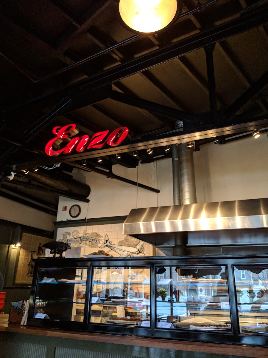 Enzo Pizzeria & Restaurant Photos 2